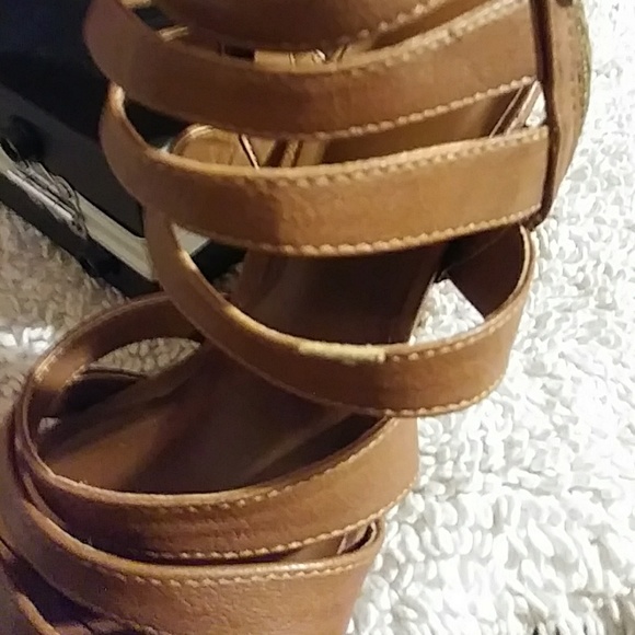 Sandals - Picture 4 of 4